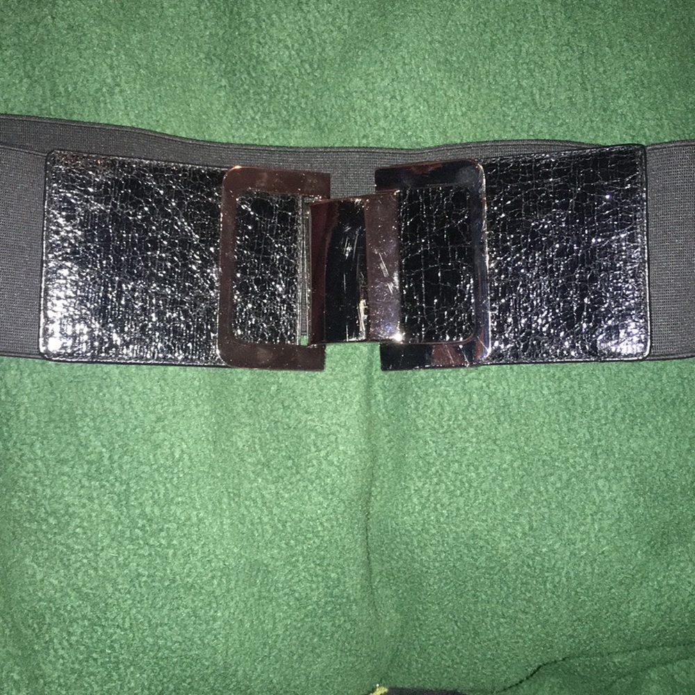 Black clip belt